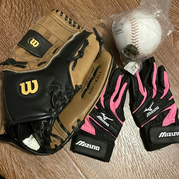 Wilsons Leather Other Lightly Used Genuine Leather Softball Gloves